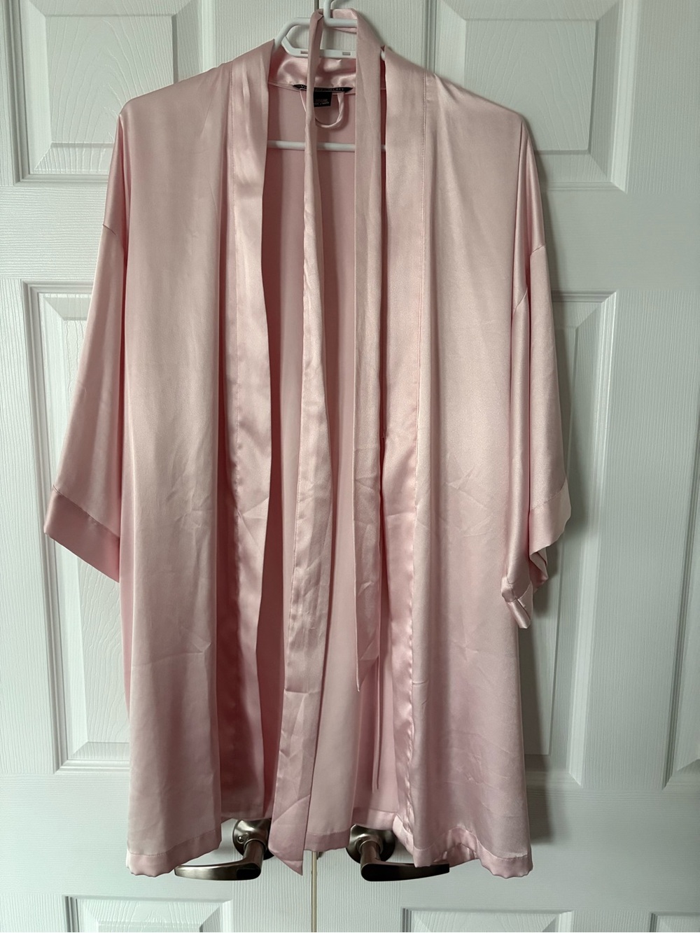 Victoria's Secret Pale Pink Satin Kimono Robe